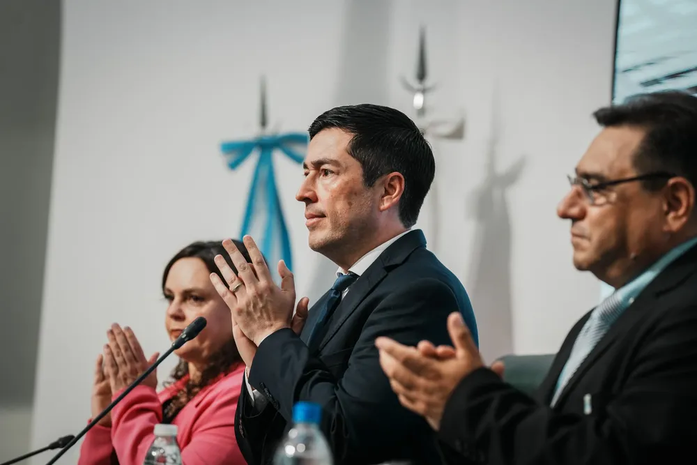 ff674416-72d5-4848-9633-f907dd366c6a